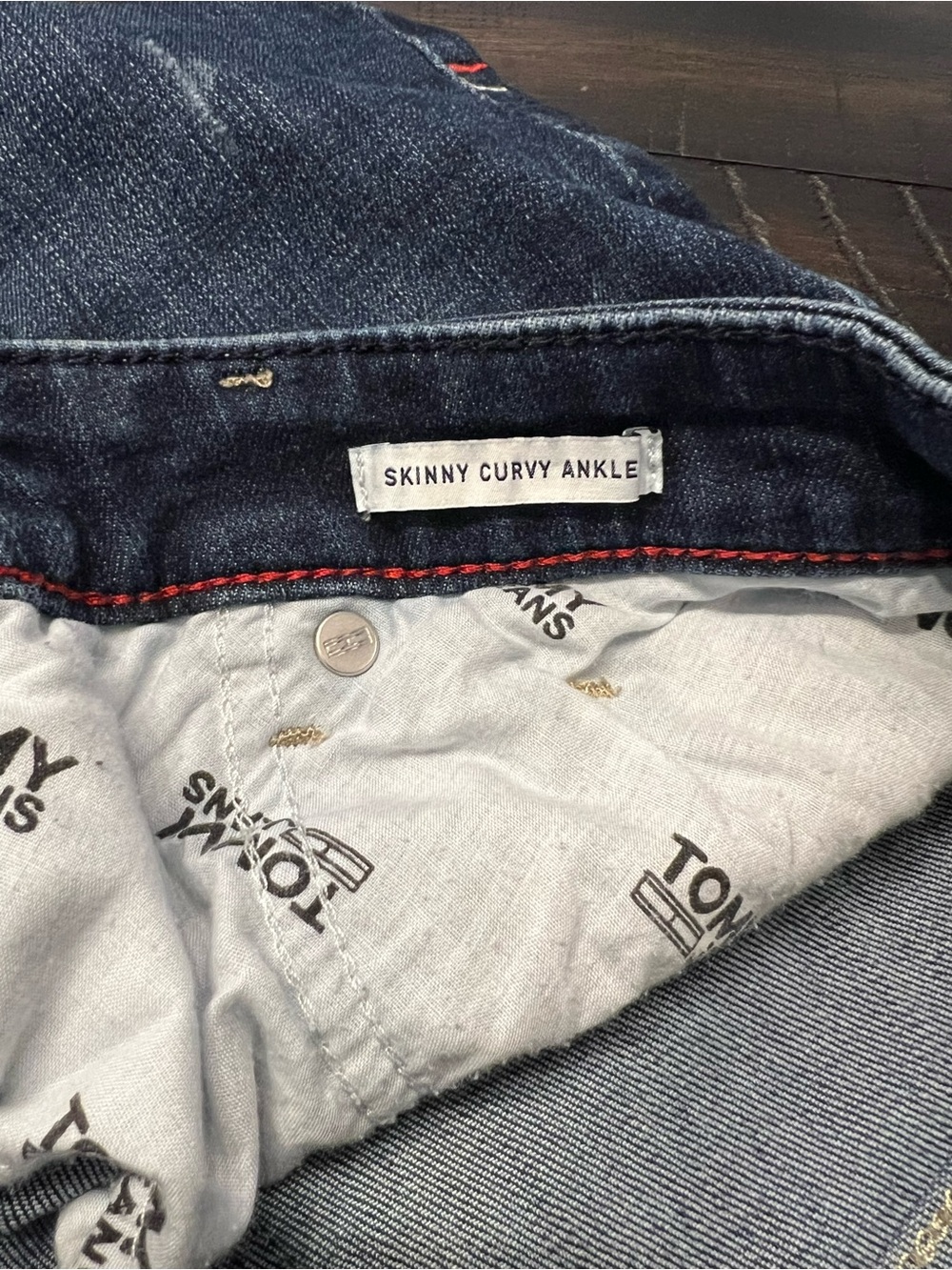 Tommy Hilfiger Women’s Dark Blue Skinny Jeans - Picture 7 of 7